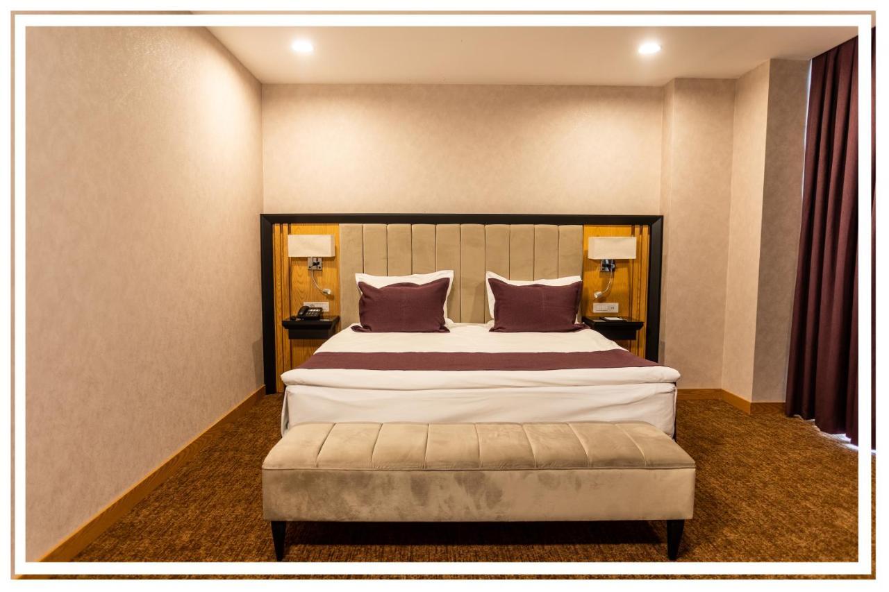 Premium Hotel กันจา ภายนอก รูปภาพ