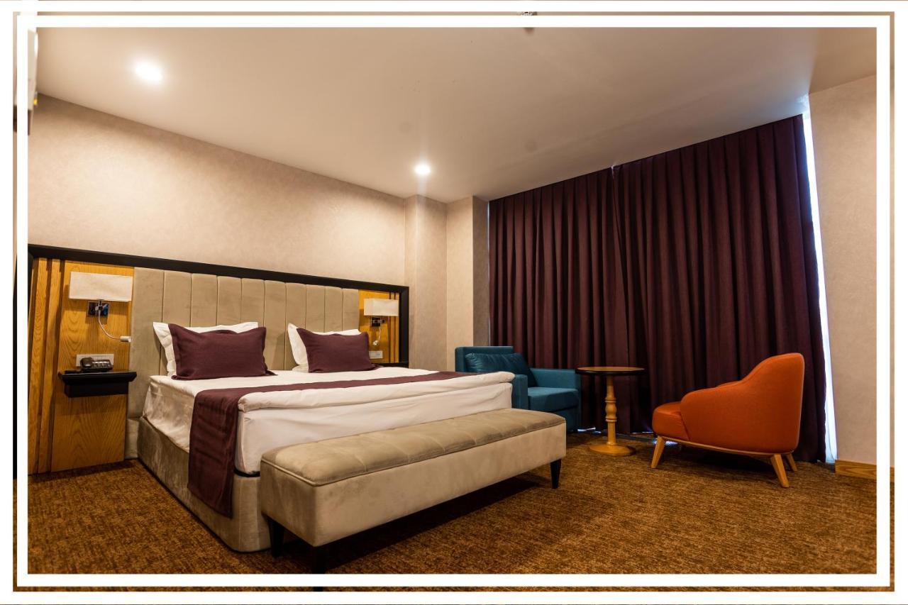 Premium Hotel กันจา ภายนอก รูปภาพ