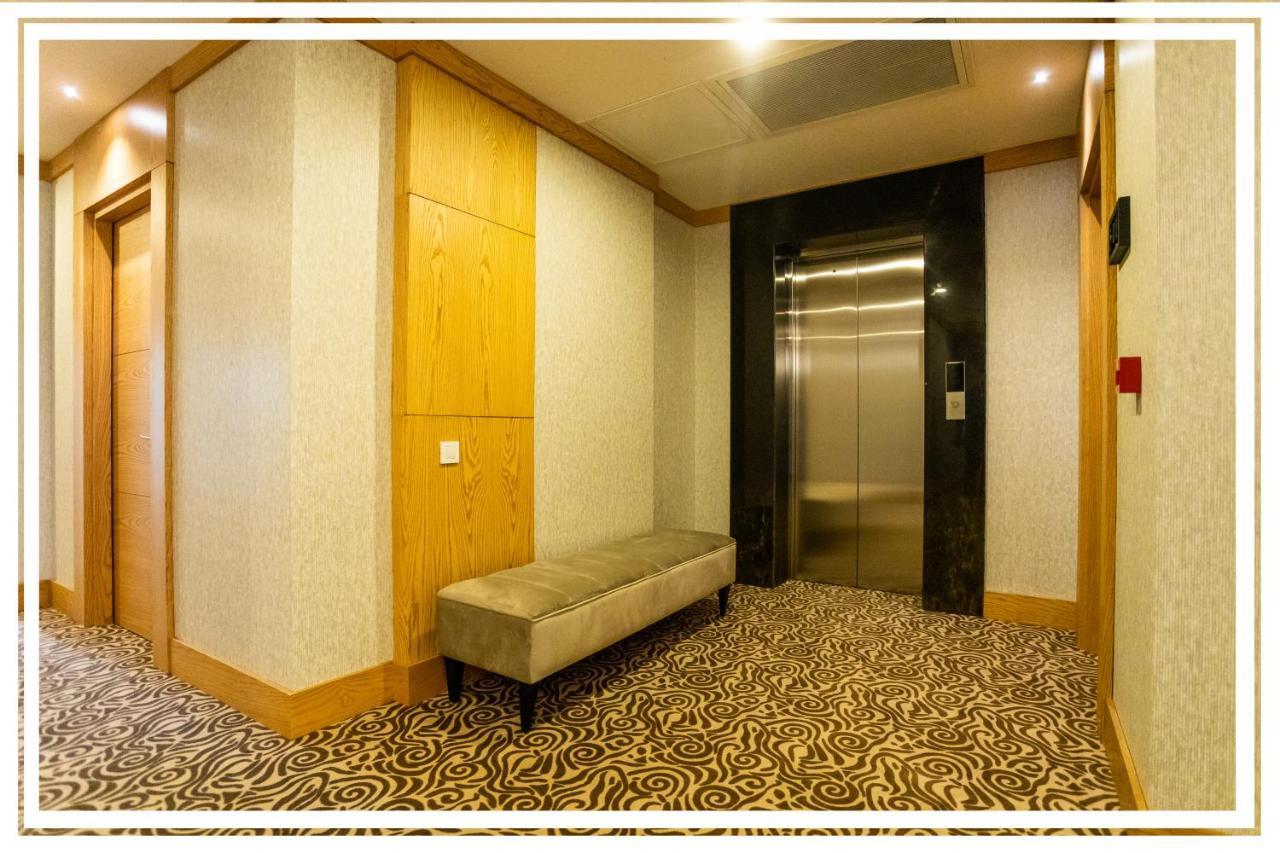 Premium Hotel กันจา ภายนอก รูปภาพ