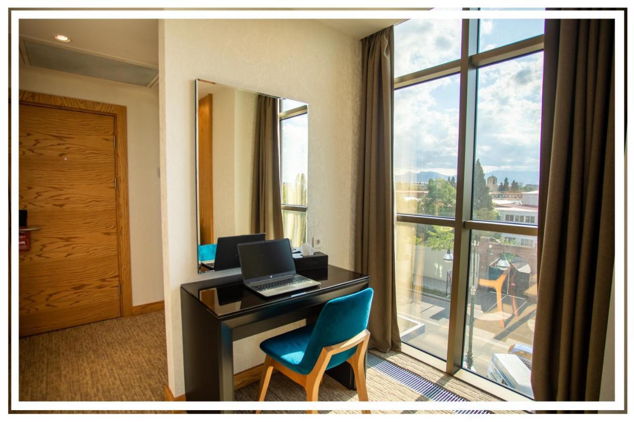 Premium Hotel กันจา ภายนอก รูปภาพ