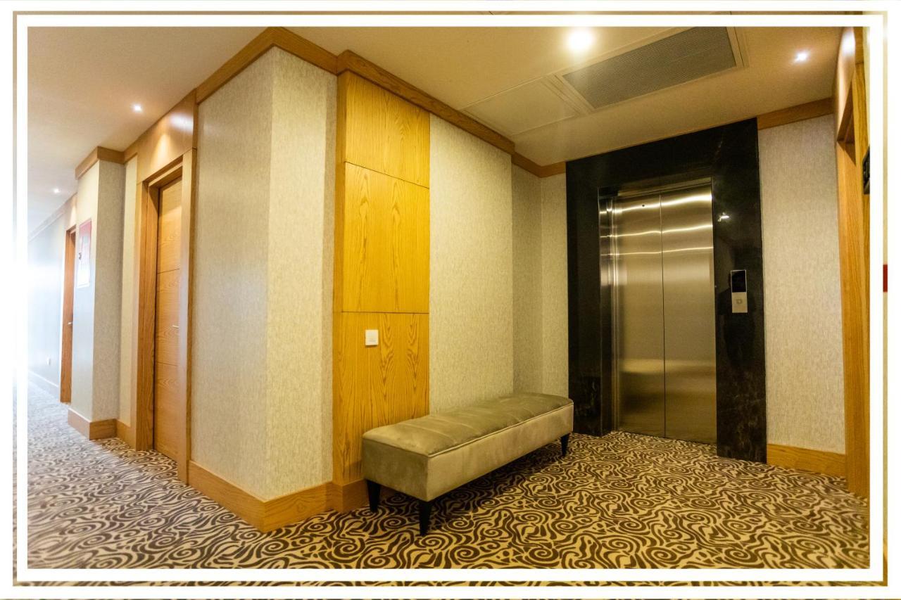 Premium Hotel กันจา ภายนอก รูปภาพ