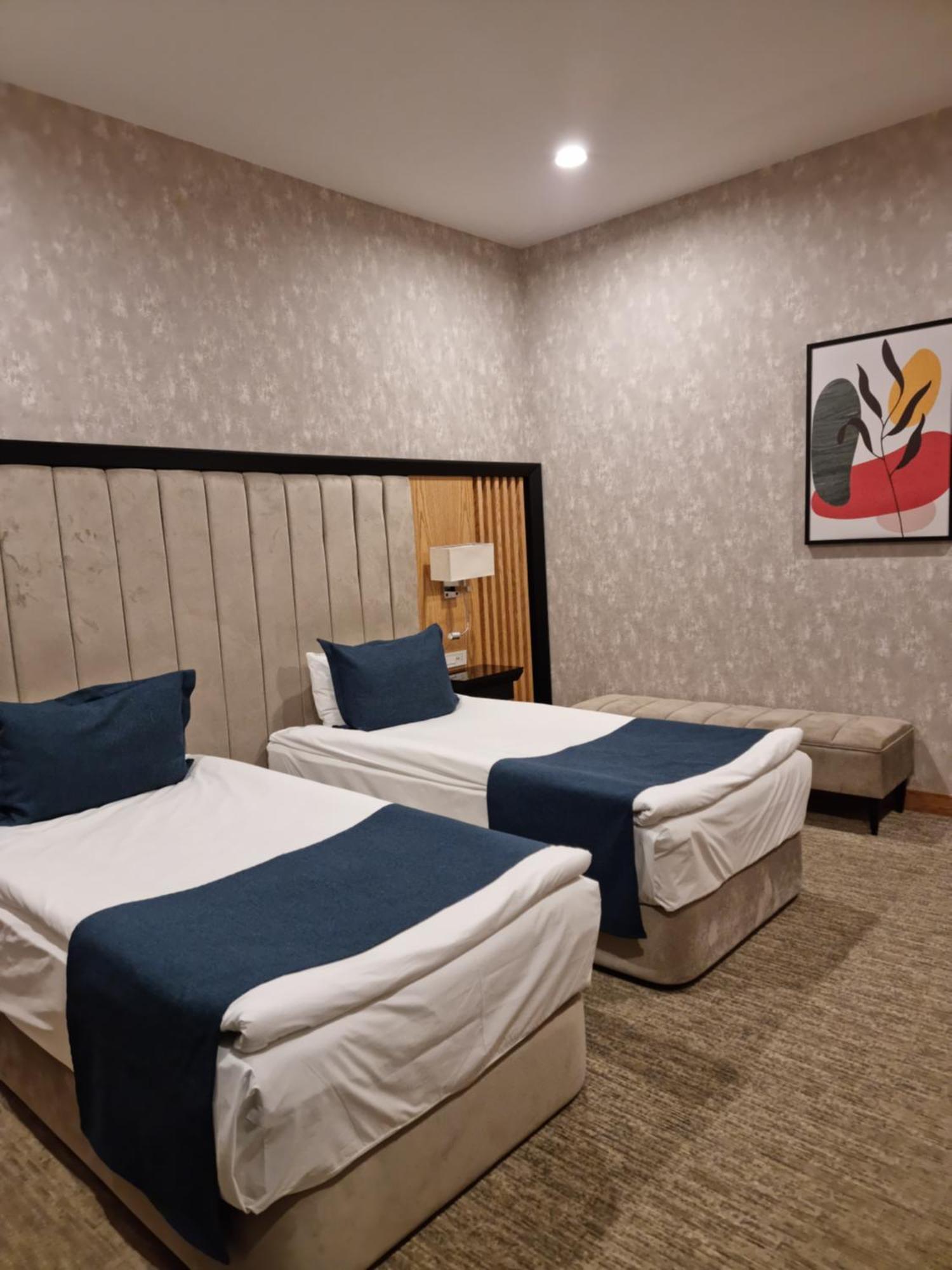 Premium Hotel กันจา ภายนอก รูปภาพ